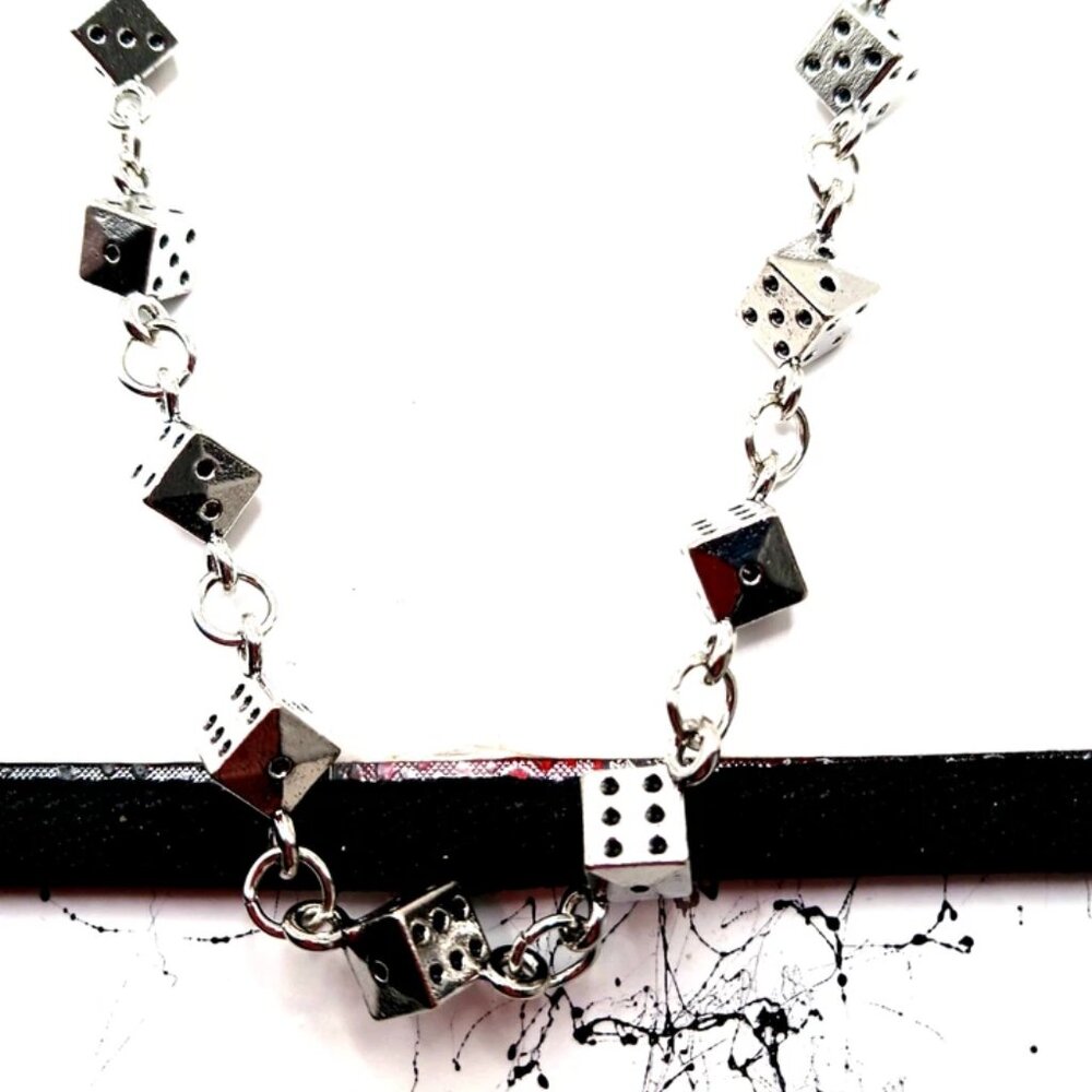 Single Layer Multi Dice Silver Tone Pants Or Wallet Silver Tone Chain 23 Inches - Picture 2 of 9